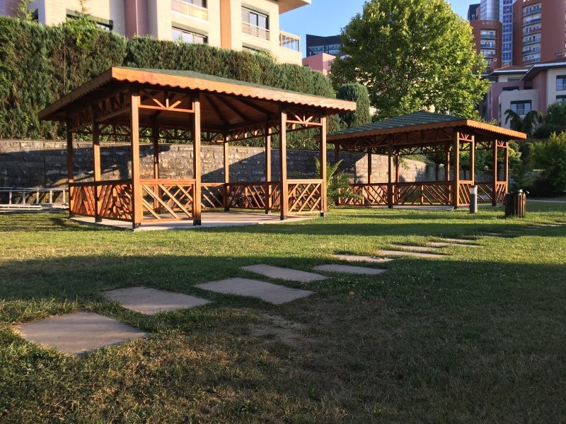 İkili Ahşap Bahçe Kamelyası