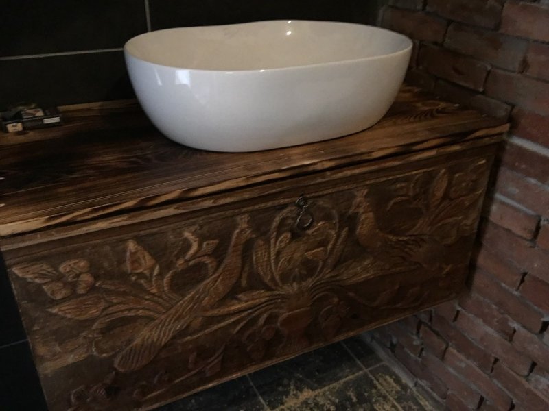 Oyma Desenli Lavabo Dolabı